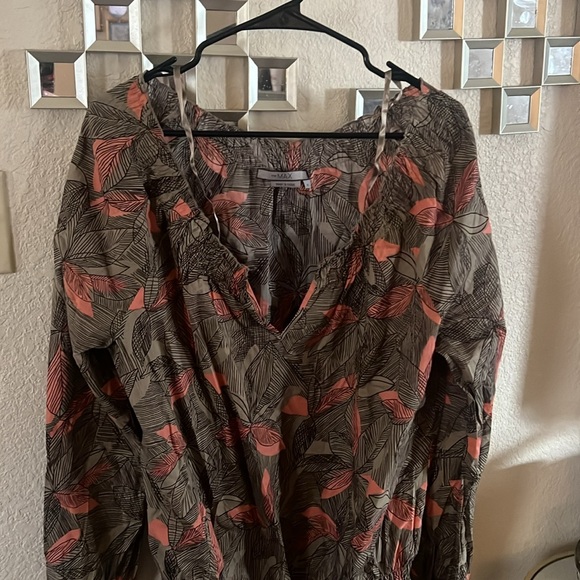 To the Max XL Blouse - Picture 2 of 6